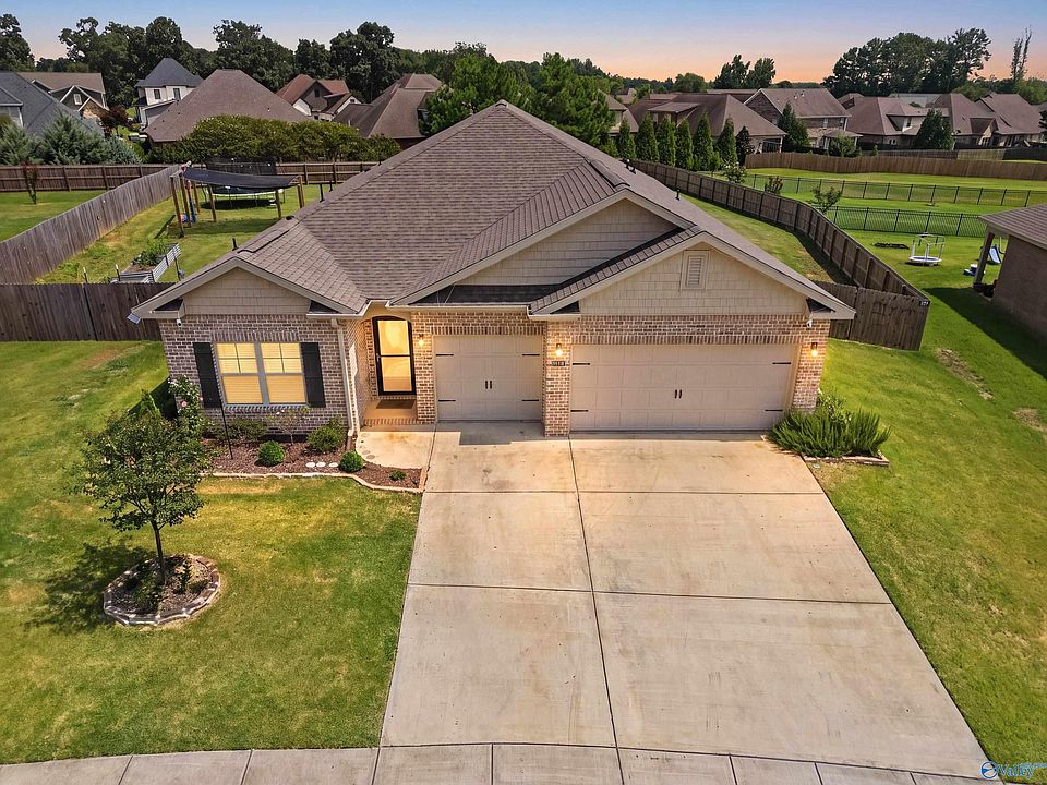 1st image of 22449 Regent Dr