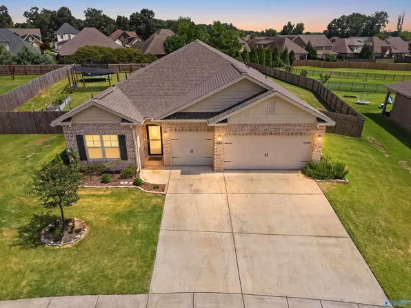 22449 Regent Dr, Athens, AL 35613