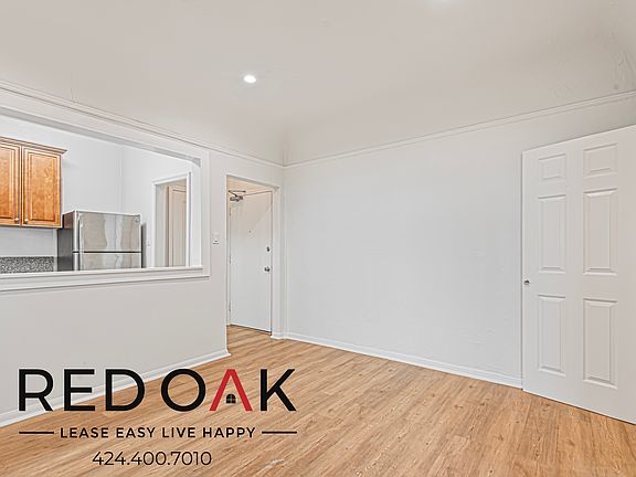 4th image of 437 1/4 N Ardmore Ave #111