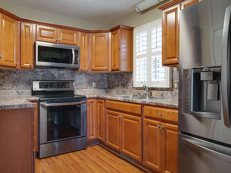 203 Polly Dr — Photo 9