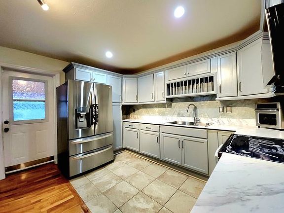 4th image of 1924 Trimble Rd