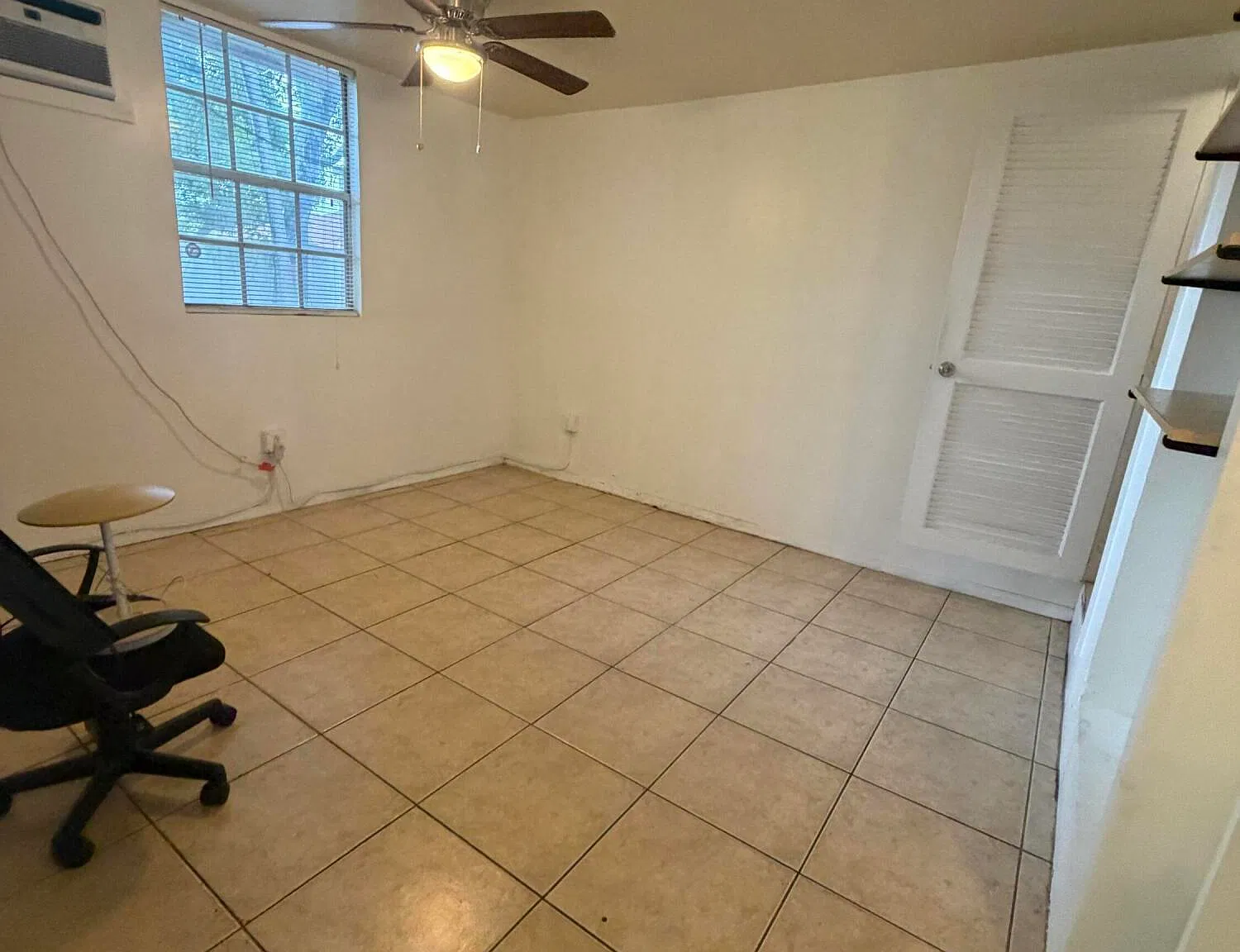 1 bed, 1.0 bath, 450 sqft, $1,000 — Photo 2