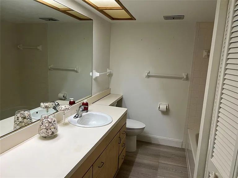 333 Woodlake Wynde — Photo 21