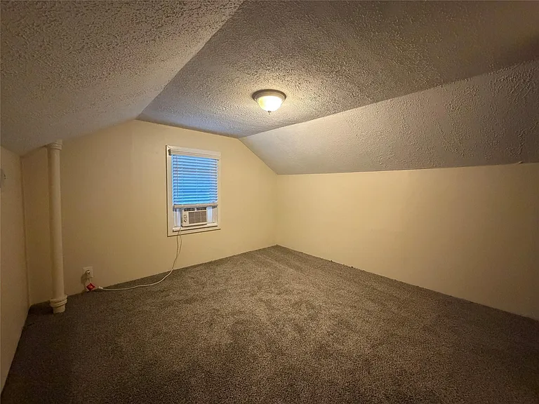524 Manatee Ave — Photo 9