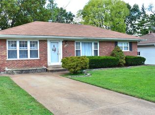 8329 Julia Dr, Saint Louis, MO 63123