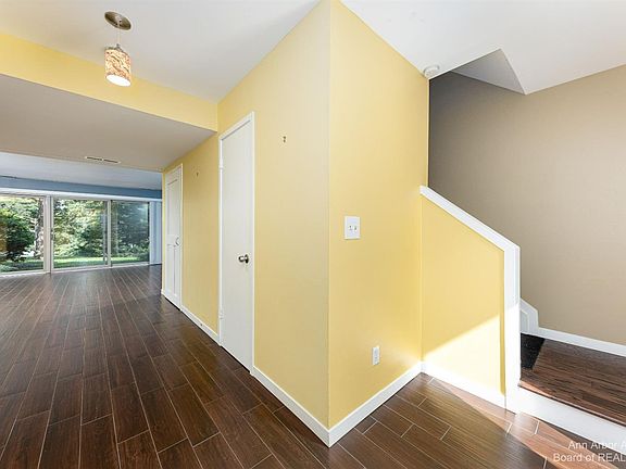 4th image of 799 Skynob Dr