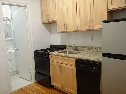 Rented by Paley Management | media 29