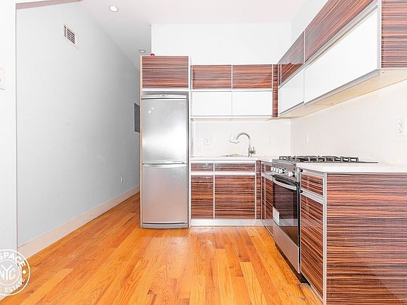 3rd image of 490 Kosciuszko St #7X