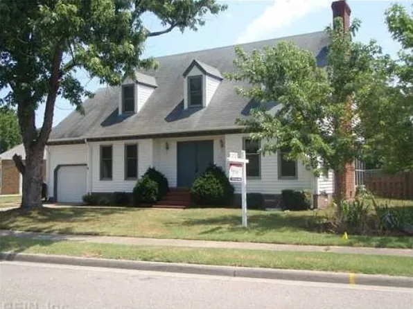 2668 N Elizabeth Harbor Dr, Chesapeake, VA 23321