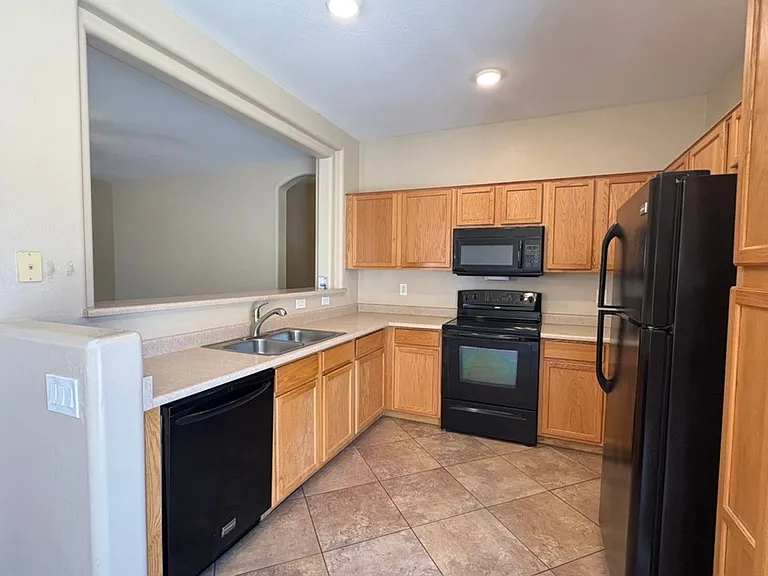 15337 W Port Au Prince Ln — Photo 9