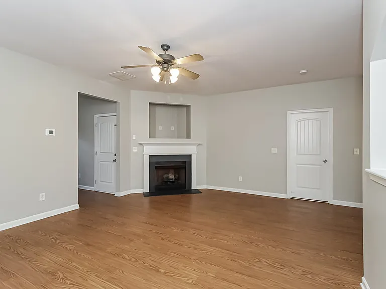34 Samuel Way NW — Photo 6