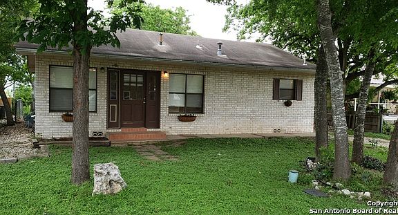 3rd image of 212 E Krueger St
