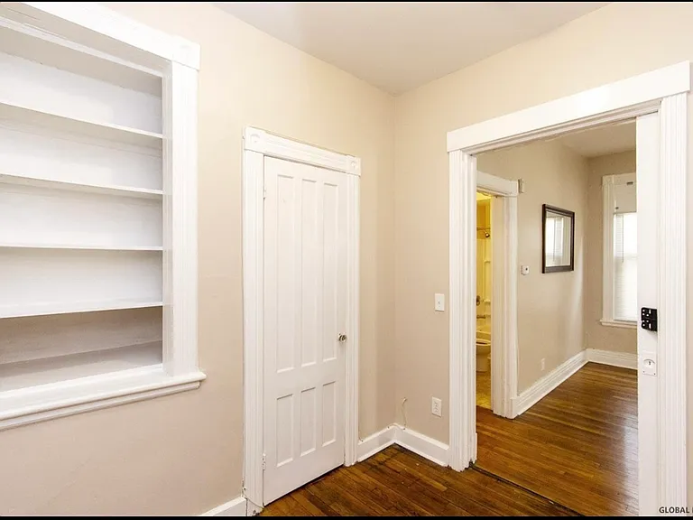 341 Madison Ave #2 — Photo 5