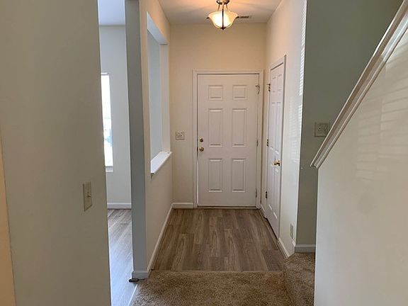 2nd image of 104 Graystar Rd