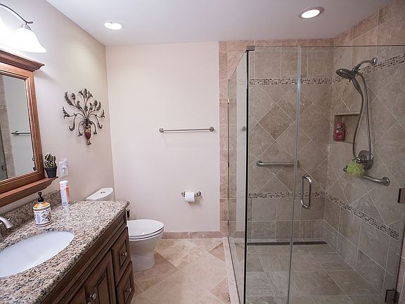 4th image of 5015 Swinton Dr