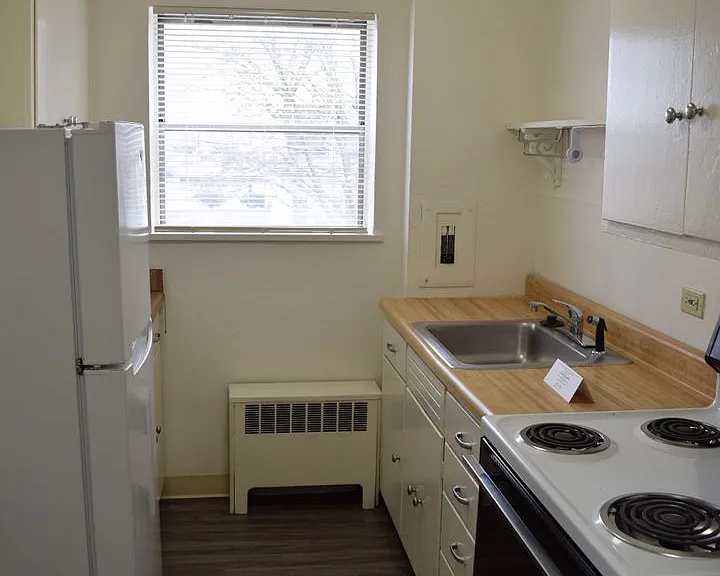 312 W Clark St — Photo 19