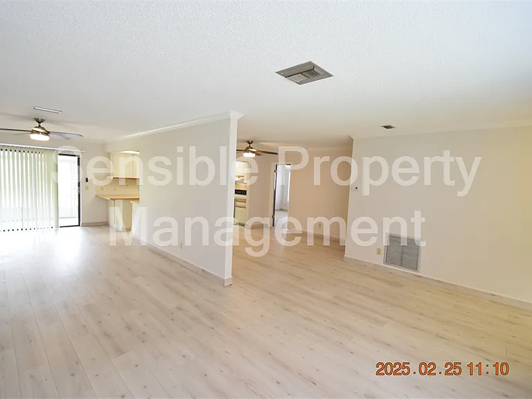 12217 104th Ln — Photo 3