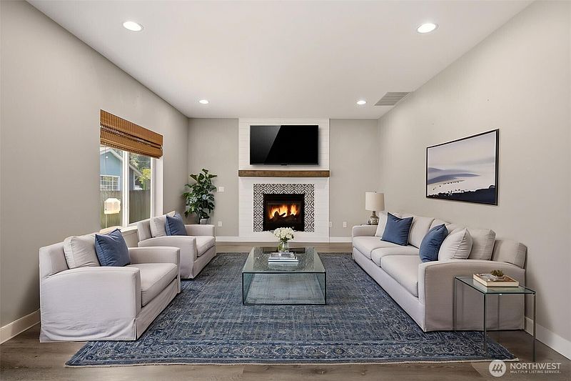 3rd image of 8517 36th Avenue NE