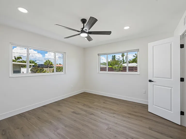 6735 Keystone Dr — Photo 14