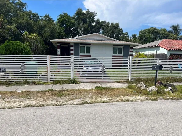925 NW 73rd Street, Miami, FL 33150