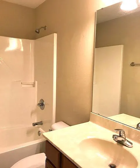 1050 Notting Hill Ct — Photo 11