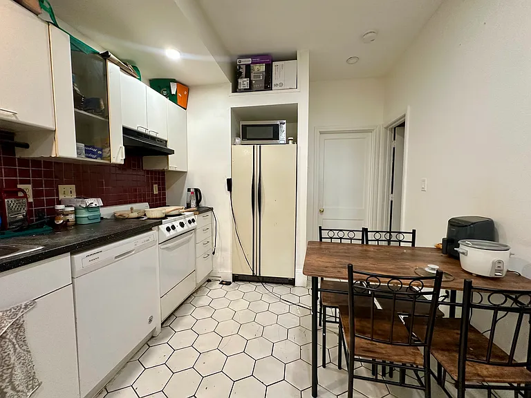 56 Park Vale Ave — Photo 1