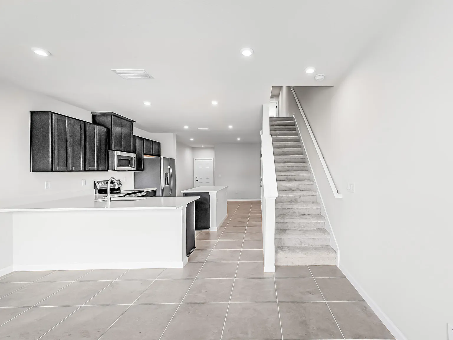3 bed, 2.5 bath, 1440 sqft, $2,300 — Photo 4