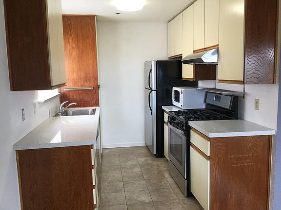 4th image of 1025 San Luis Cir Unit 627
