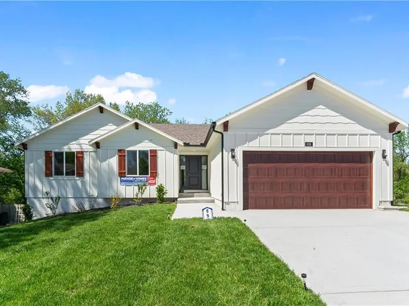 608 SE 21st St, Oak Grove, MO 64075