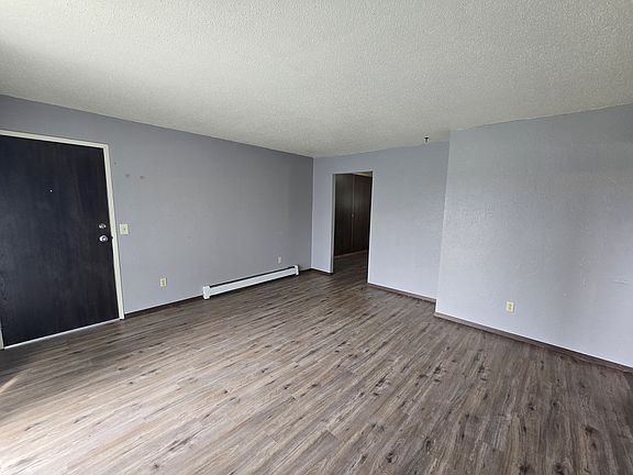 3rd image of 101 16th Ave NW APT 32