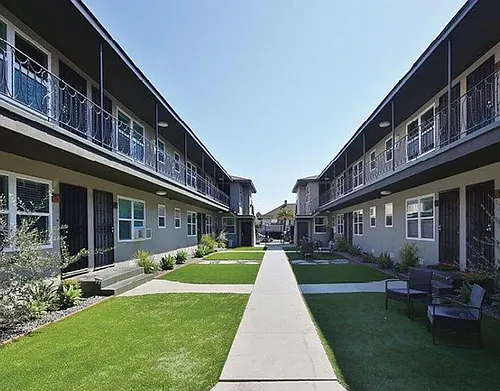 201209 E 12th Street in Long Beach, Photo 1