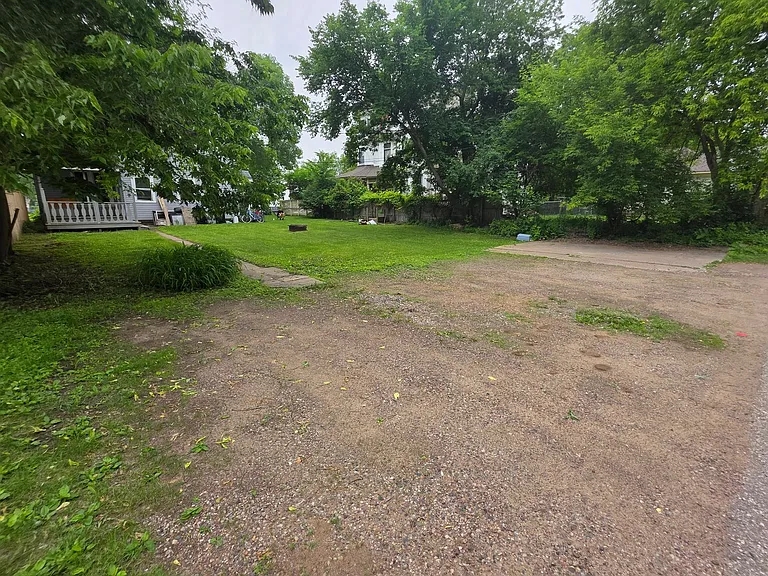 519 N Barstow St — Photo 3