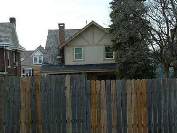 5th image of 304 N 2nd St