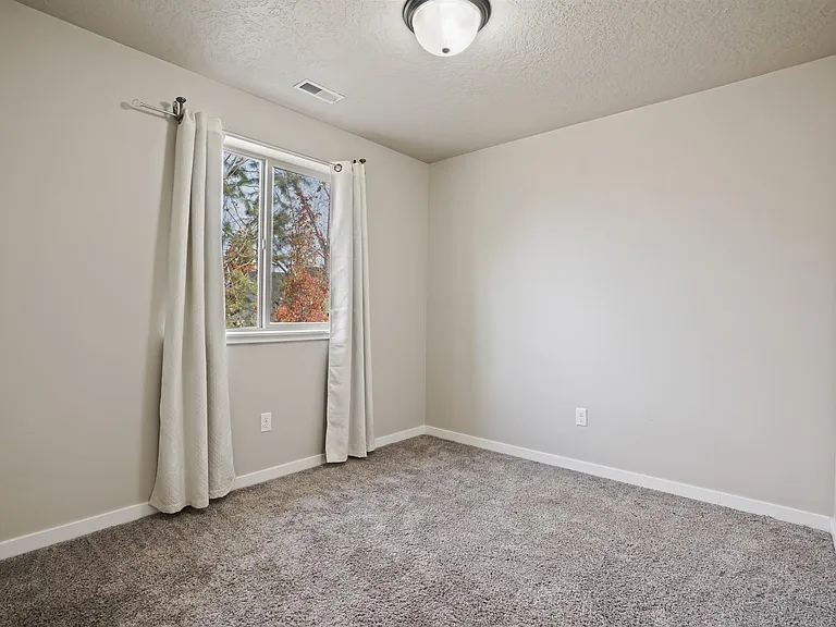 2810 E Clarene Dr — Photo 18