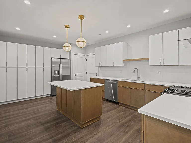 1036 Lake St #3S — Photo 7
