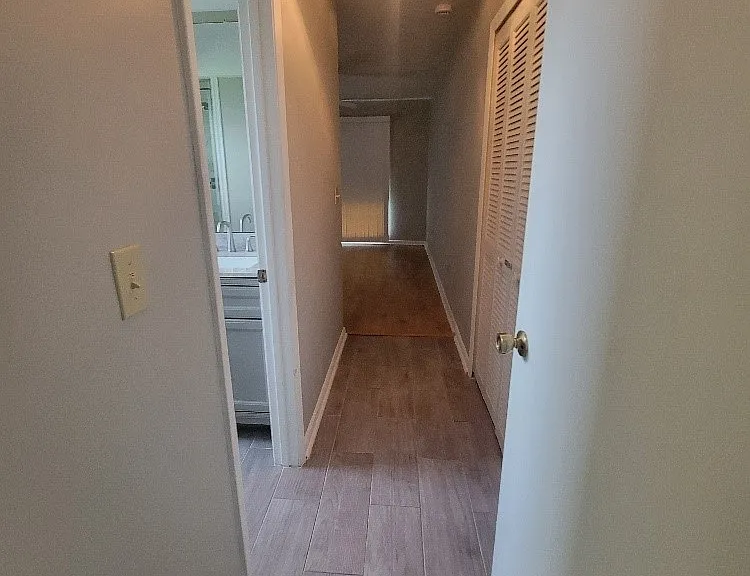 10 Regency Ct — Photo 11