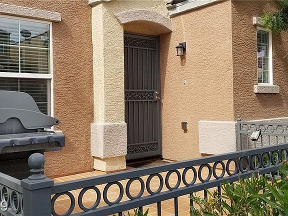 3rd image of 9136 Beauchamp Ave