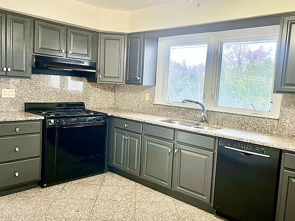4th image of 55 3rd St #1