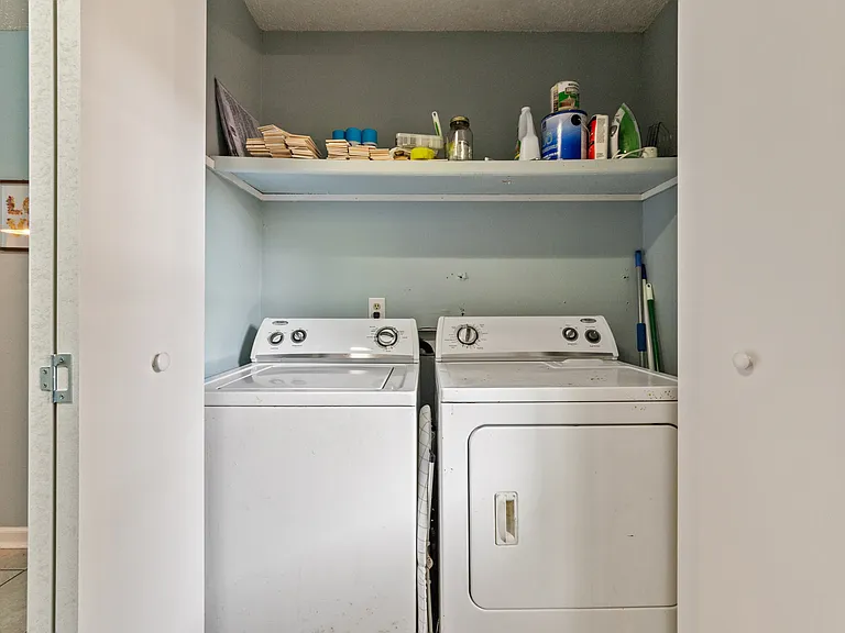 403 Clara St #B — Photo 10