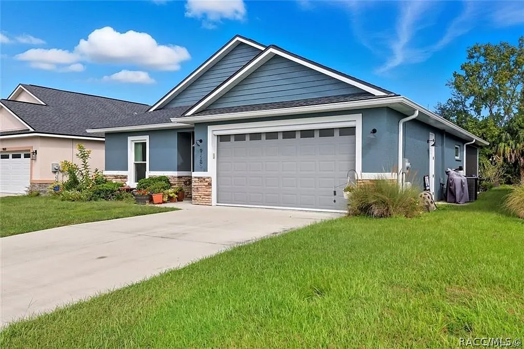 3 bed, 2.0 bath, 1754 sqft, $2,200 — Photo 2