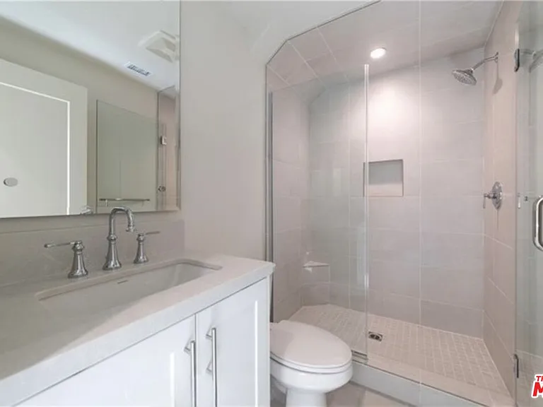 113 Escala — Photo 14