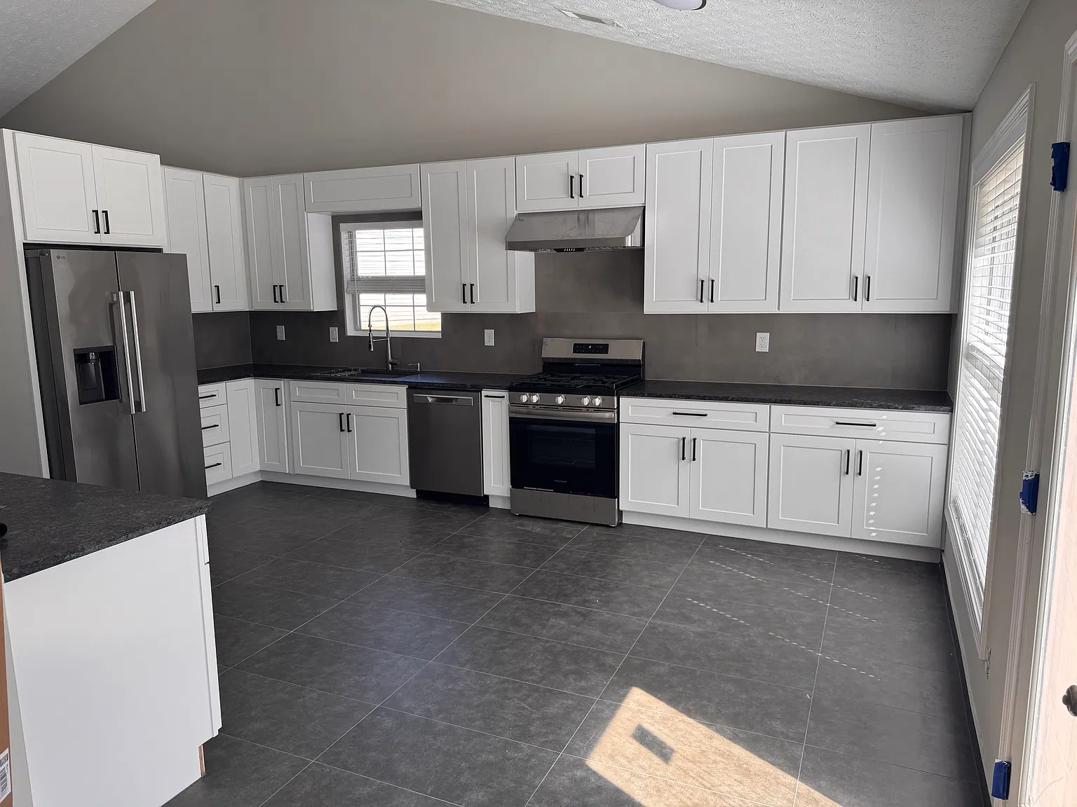 4 bed, 2100 sqft, $2,300 — Photo 2