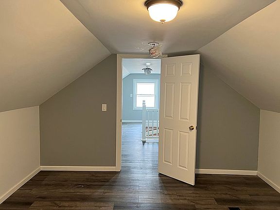 5th image of 887 Parkhurst Blvd