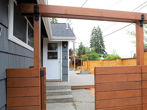 Driveway-side entrance