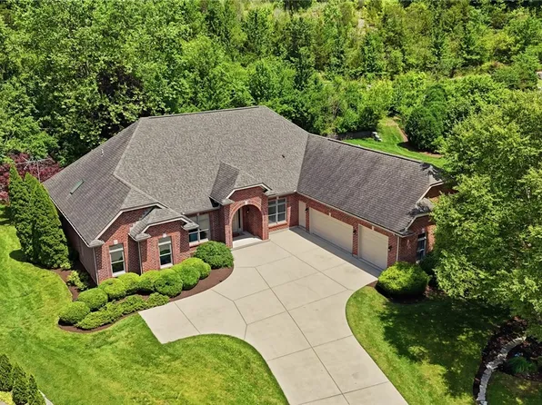 1529 Clear Brook Dr, Dayton, OH 45440