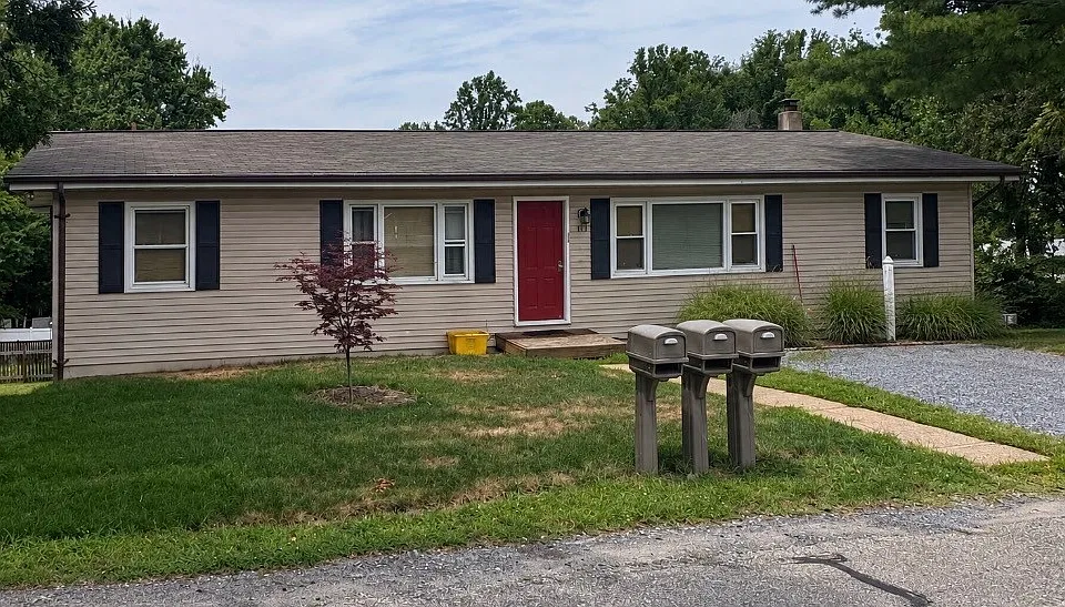 828 Hillside Ave #3