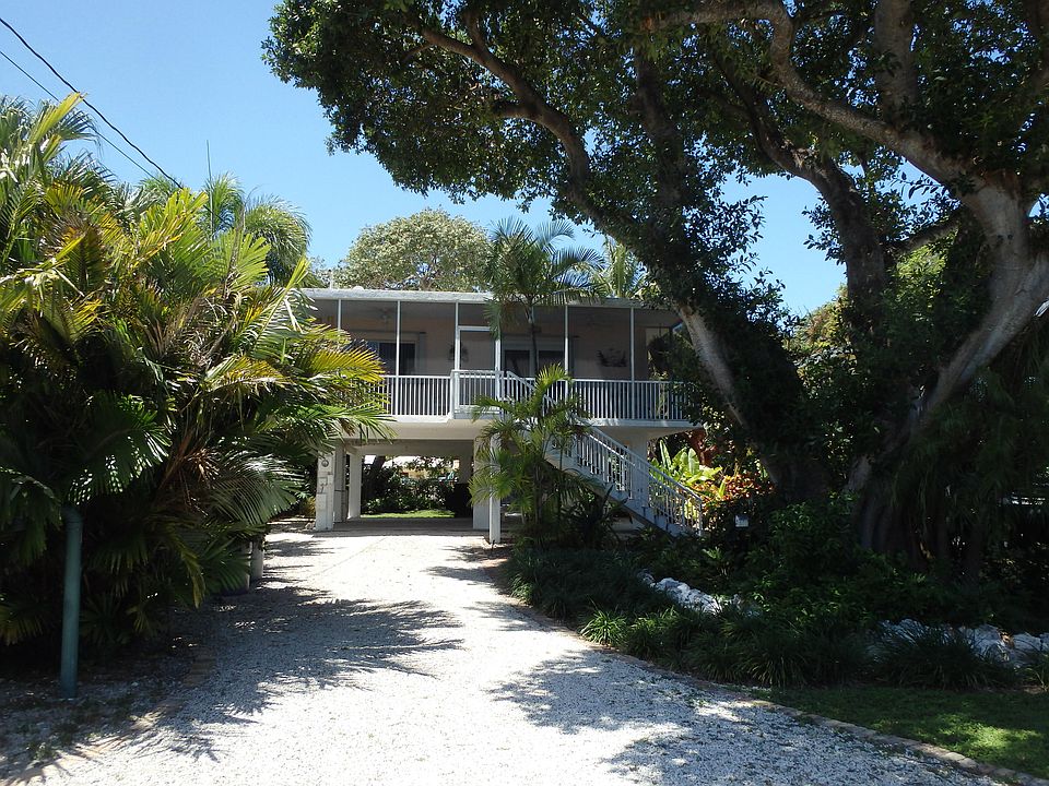 1st image of 173 N Coconut Palm Blvd