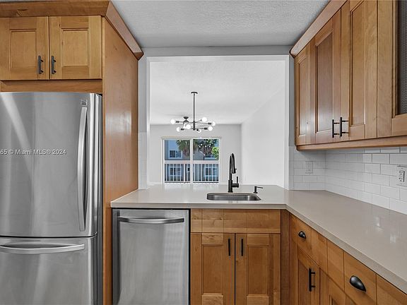 5th image of 7703 Camino Real #A-207