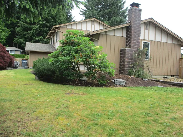 5513 70th Ave W — Photo 3