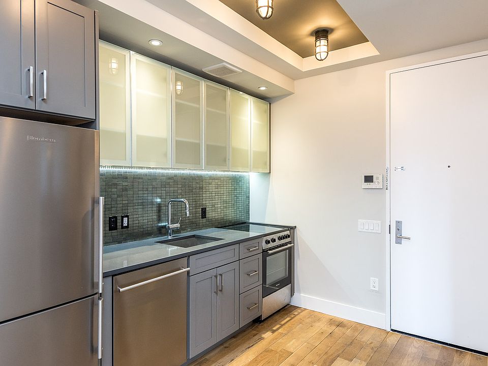 1st image of 185 Leonard St #1R